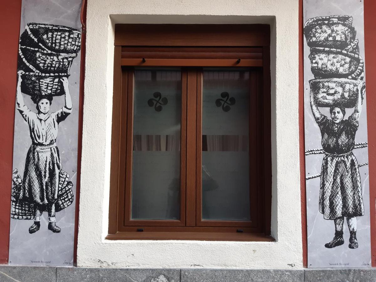 Andra Mari Apartamentu Turistikoak Бермео Экстерьер фото